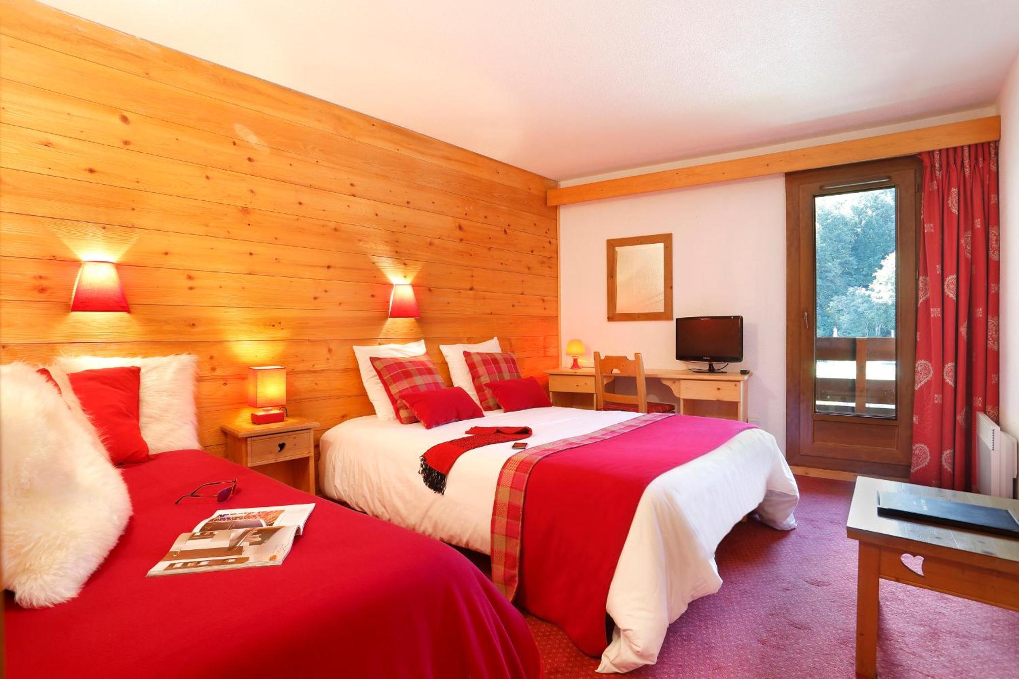 Hotel Du Bourg Валморел Екстериор снимка
